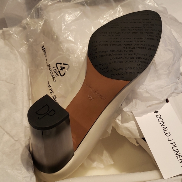 Donald Pliner New HADLEY Ombre Block Heel Pumps Shoes Leather Off-White Women's - Picture 4 of 13